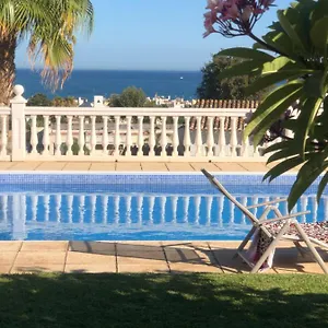 https://torremolinos-bonito-apartamento-studio-la-carihuela.1costadelsol.com
