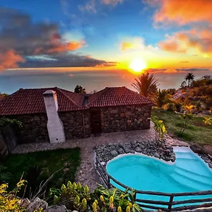 https://villa-awara.in-canary-islands.com